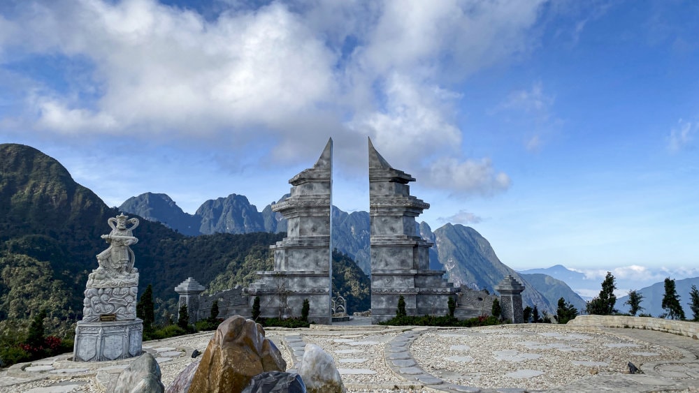 The natural landscape at O Quy Ho Heaven Gate resembles a vivid painting 